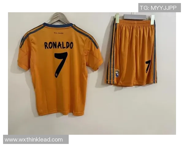 全球足球巨星球衣背后的故事与传奇成就探索