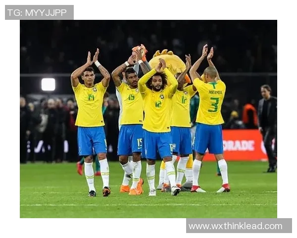 足球巨星发带风潮背后的时尚密码与球场个性表达